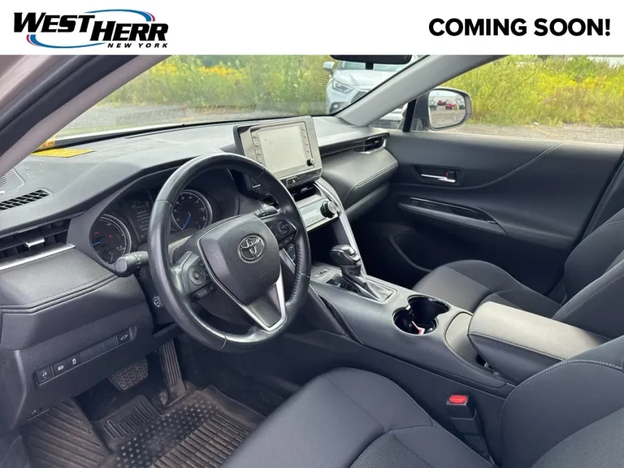 2022 Toyota Venza LE photo 1