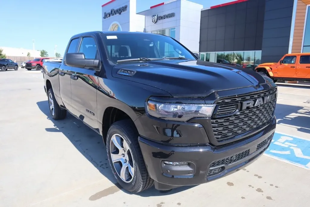 2025 Ram 1500 Tradesman photo 1