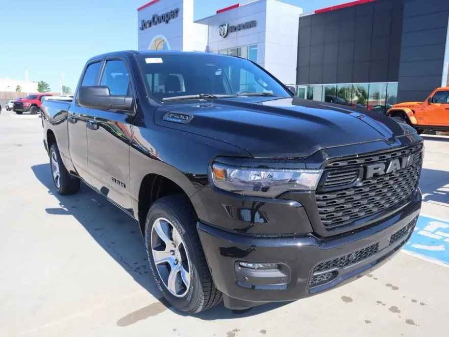 2025 Ram 1500 Tradesman photo 1