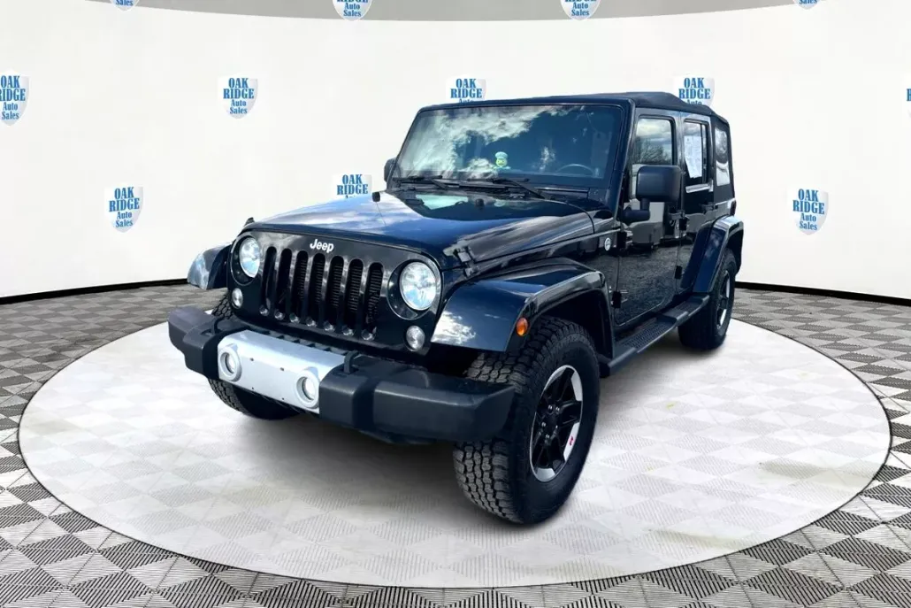2014 Jeep Wrangler Sahara photo 1
