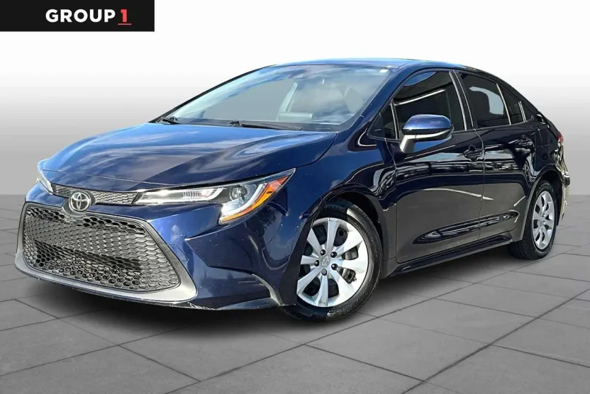 2022 Toyota Corolla LE photo 1