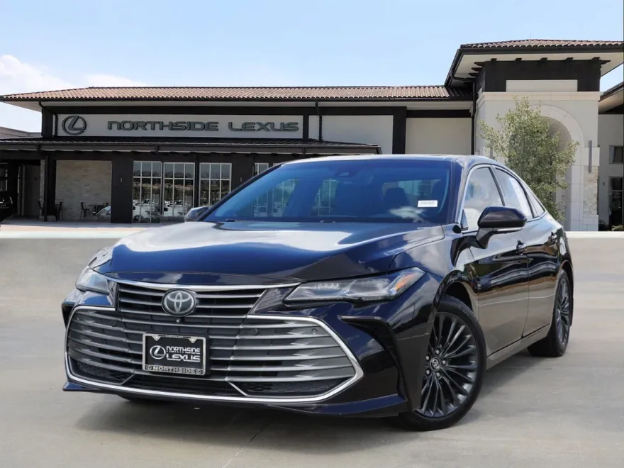 2021 Toyota Avalon Limited photo 1