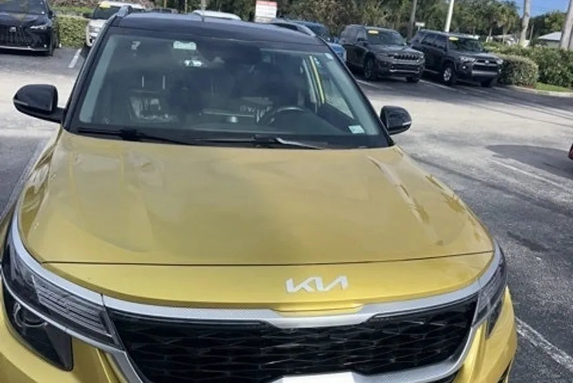 2023 Kia Seltos S Nightfall Edition photo 1