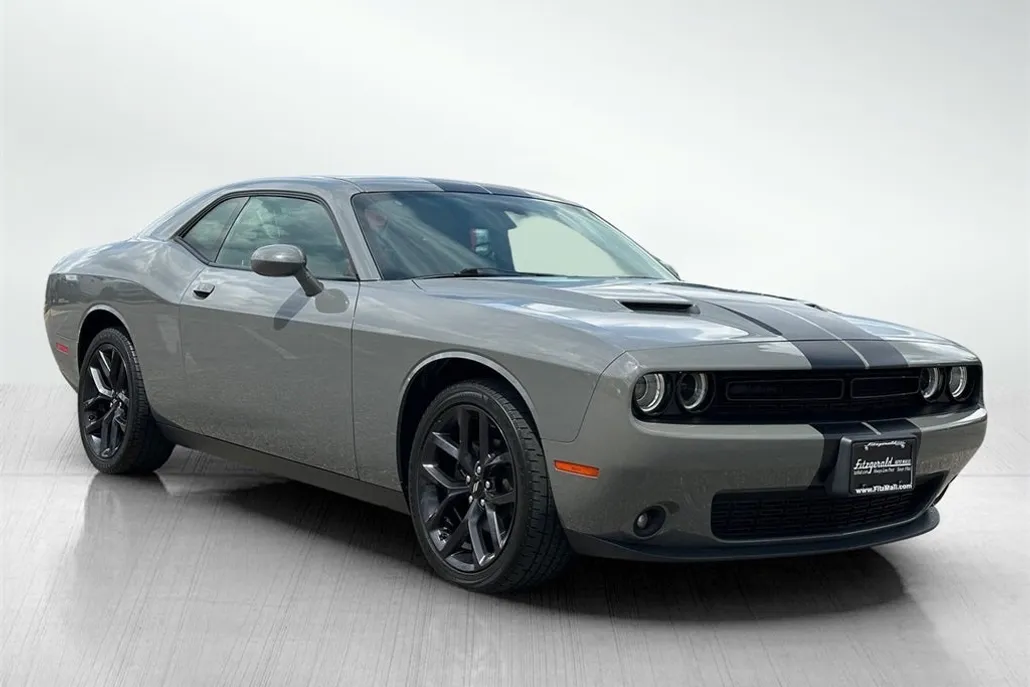 2019 Dodge Challenger SXT photo 1