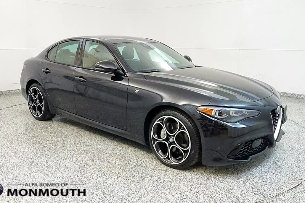 2024 Alfa Romeo Giulia Ti photo 1