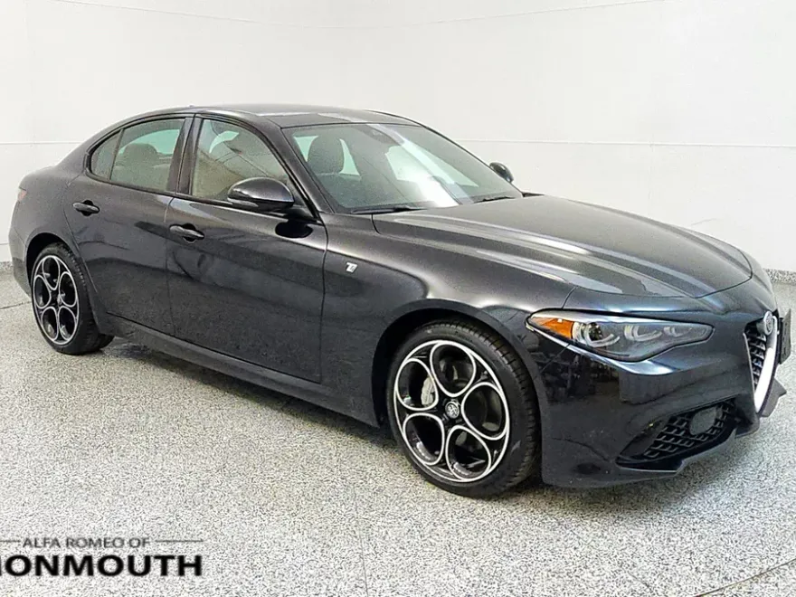 2024 Alfa Romeo Giulia Ti photo 1