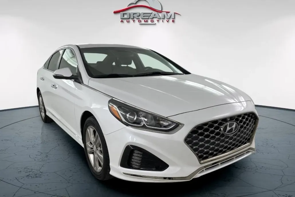 2019 Hyundai Sonata SEL photo 1