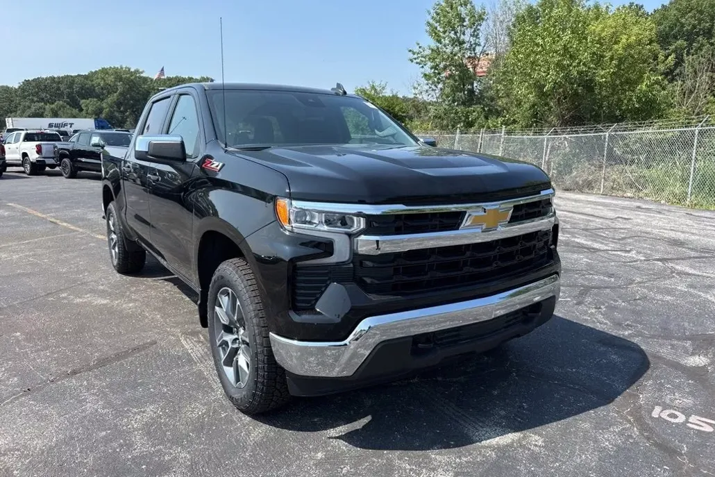 2025 Chevrolet Silverado 1500 LT photo 1
