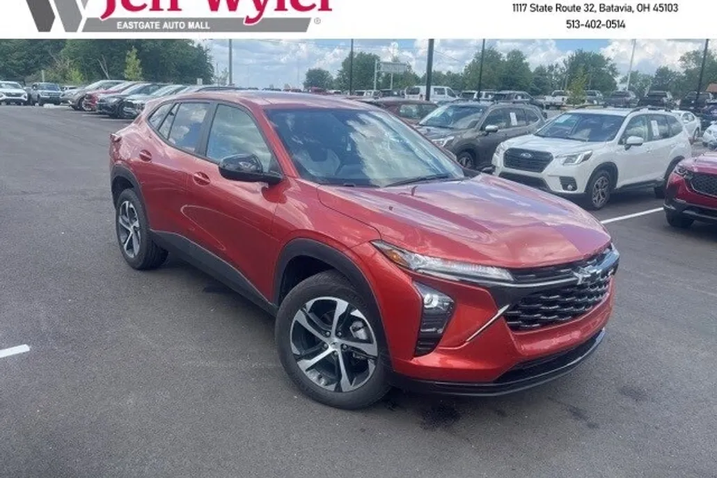 2024 Chevrolet Trax photo 1