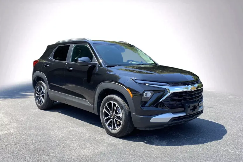 2025 Chevrolet Trailblazer LT photo 1
