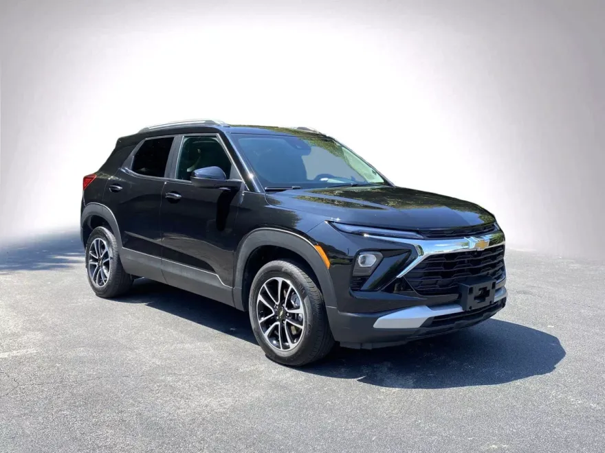 2025 Chevrolet Trailblazer LT photo 1