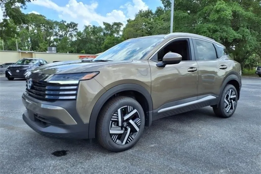 2025 Nissan Kicks SV photo 1