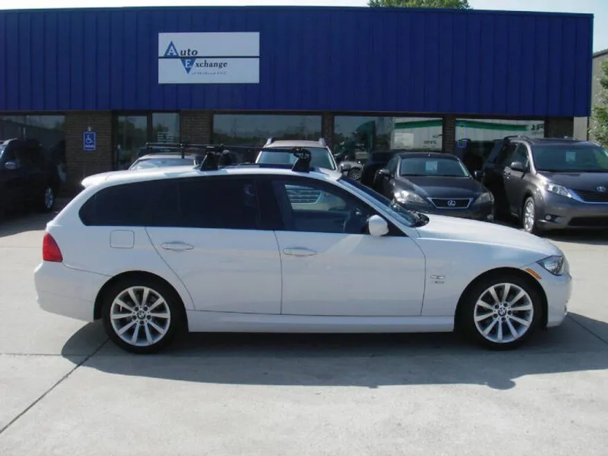 2012 Bmw 328i xDrive Sports Wagon photo 1