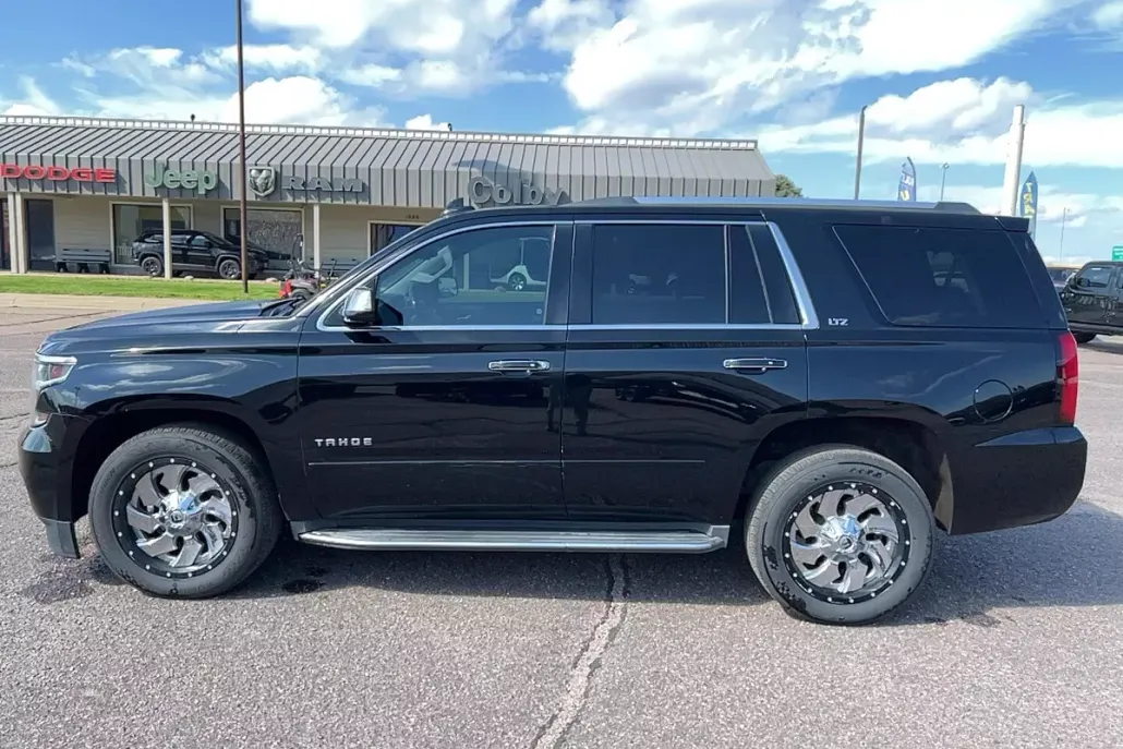 2016 Chevrolet Tahoe LTZ photo 1