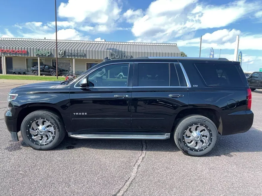 2016 Chevrolet Tahoe LTZ photo 1