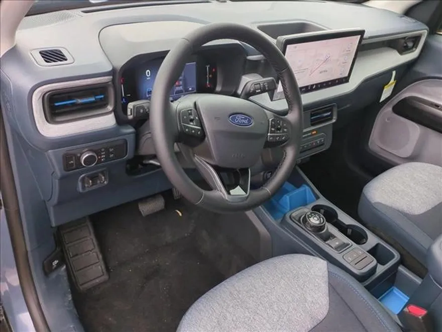 2025 Ford Maverick XLT photo 3