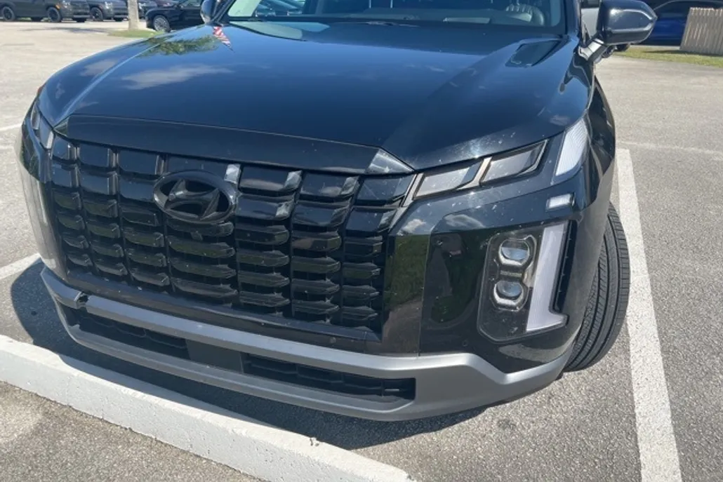 2024 Hyundai Palisade Limited photo 1