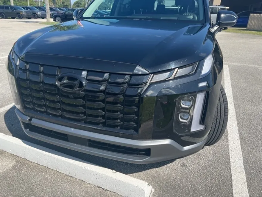 2024 Hyundai Palisade Limited photo 1