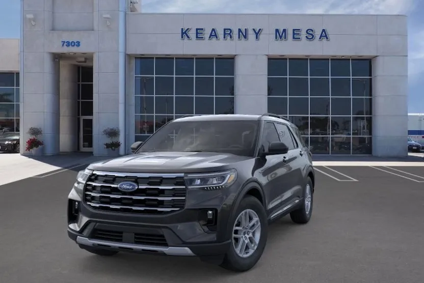 2025 Ford Explorer photo 1