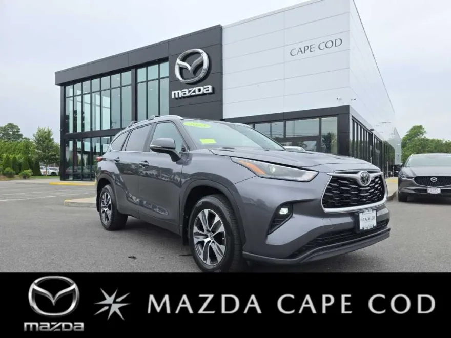 2023 Toyota Highlander XLE photo 1