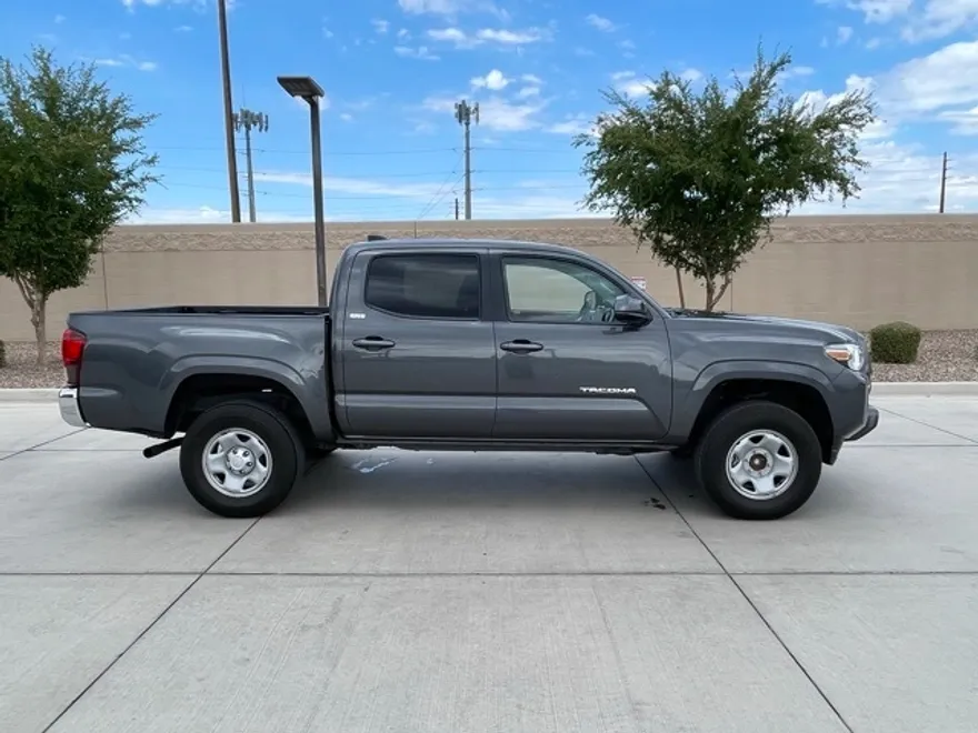 2023 Toyota Tacoma SR5 photo 1