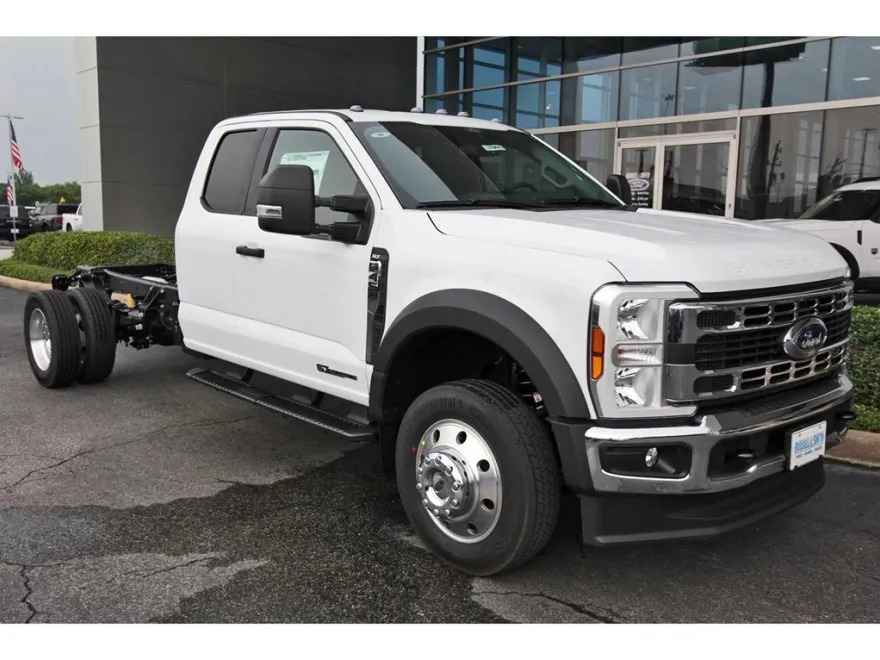 2025 Ford F-450 photo 1