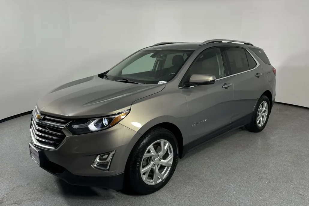 2019 Chevrolet Equinox LT photo 1
