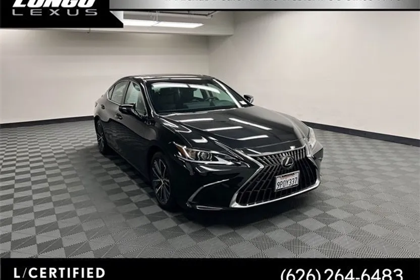 2025 Lexus ES 300h photo 1