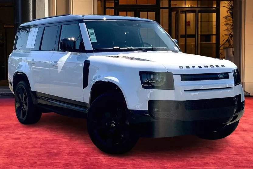 2025 Land Rover Defender 130 X-Dynamic SE photo 1