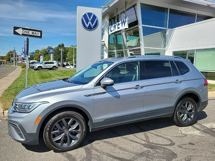 2022 Volkswagen Tiguan SE photo 1