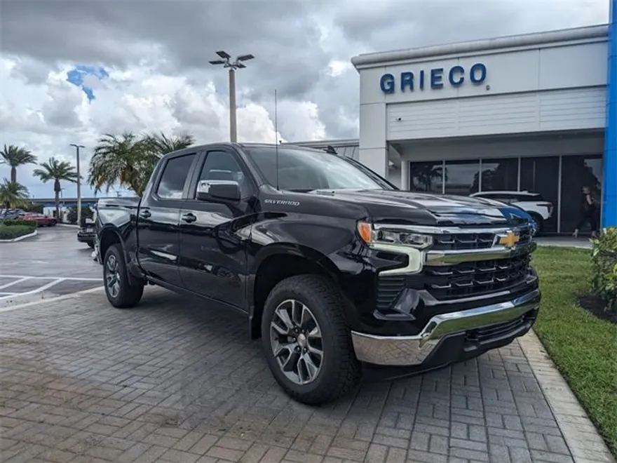 2026 Chevrolet Silverado photo 1