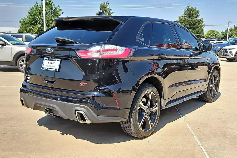 2019 Ford Edge ST photo 1