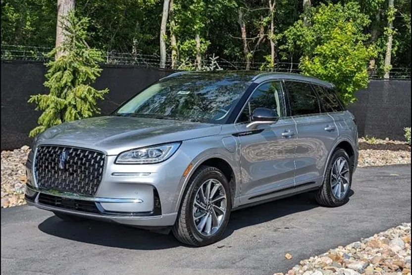 2024 Lincoln Corsair Grand Touring photo 1