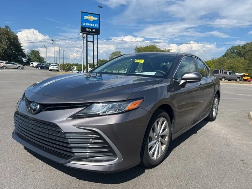 2024 Toyota Camry LE photo 1