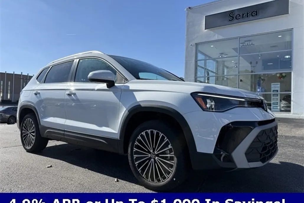 2025 Volkswagen Taos SE photo 1