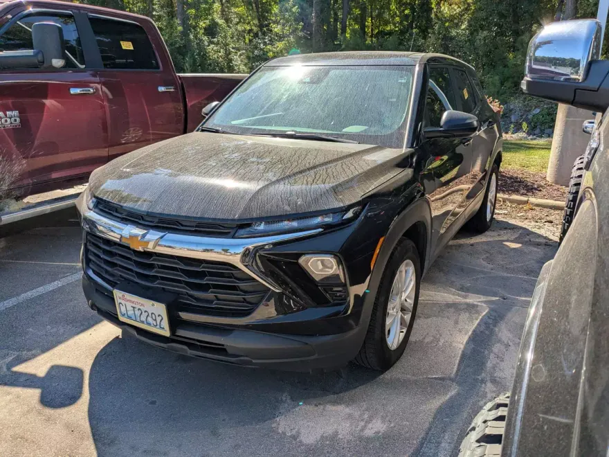 2024 Chevrolet Trailblazer LS photo 1