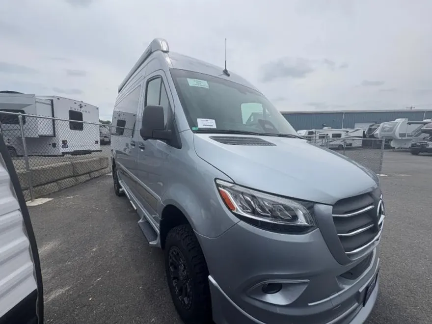 2025 Mercedes Benz Sprinter 2500 photo 1