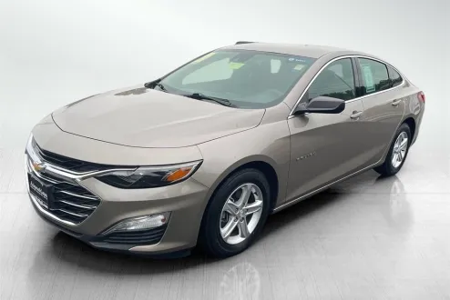 2023 Chevrolet Malibu photo 2