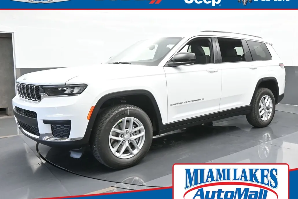 2024 Jeep Grand Cherokee Laredo photo 1