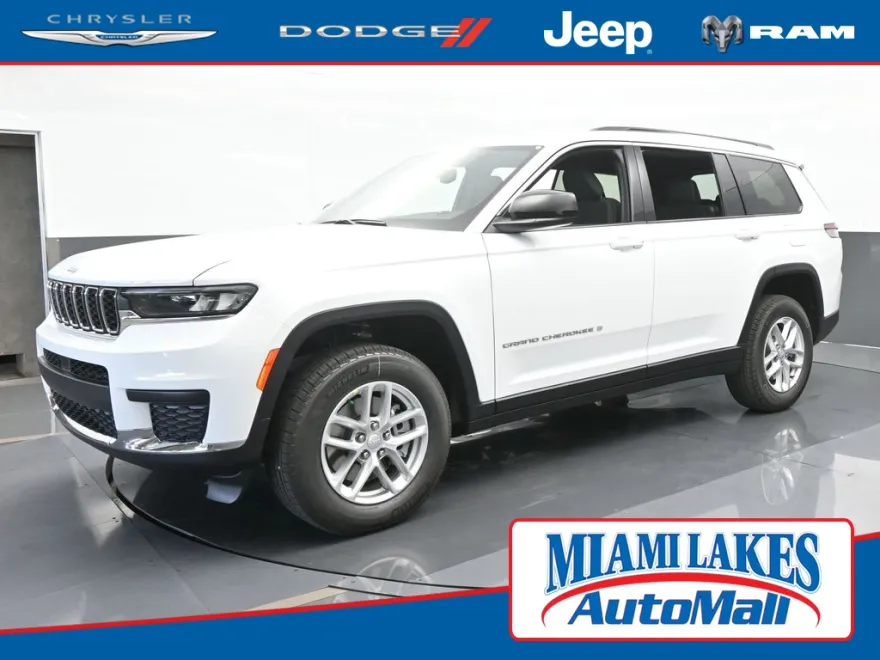 2024 Jeep Grand Cherokee Laredo photo 1