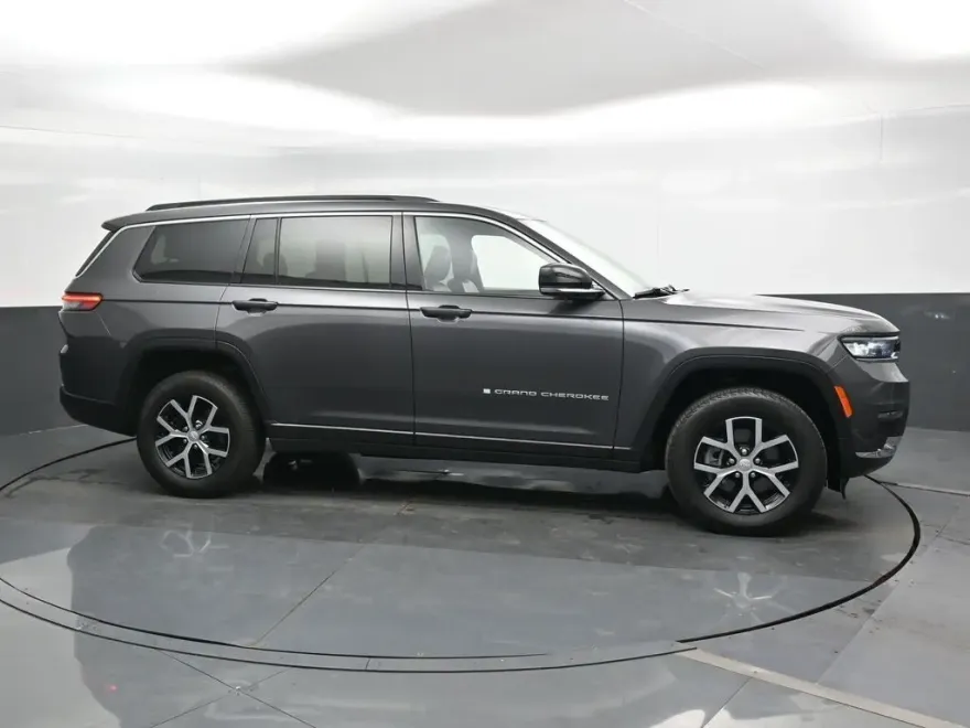 2024 Jeep Grand Cherokee Limited photo 1