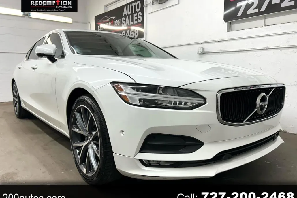 2018 Volvo S90 T5 Momentum photo 1