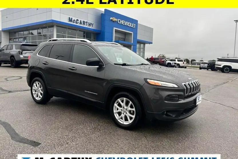 2016 Jeep Cherokee Latitude photo 1