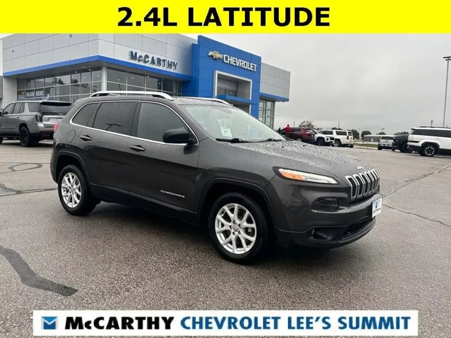 2016 Jeep Cherokee Latitude photo 1