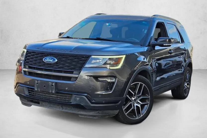 2018 Ford Explorer Sport photo 1