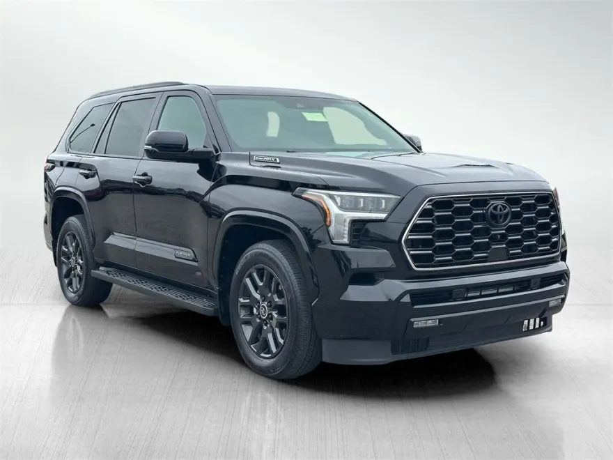 2024 Toyota Sequoia Platinum photo 1
