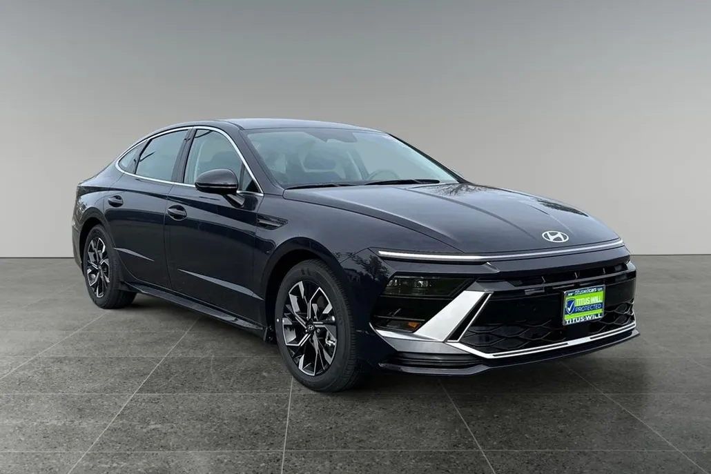 2025 Hyundai Sonata SEL photo 1