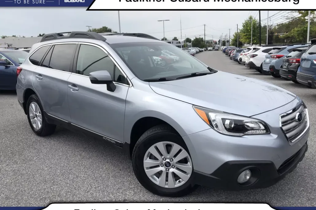 2017 Subaru Outback Premium photo 1