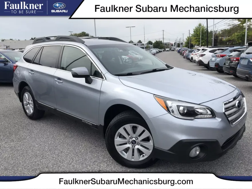 2017 Subaru Outback Premium photo 1