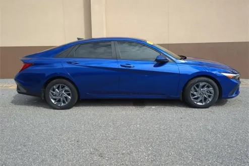 2024 Hyundai Elantra Hybrid Blue photo 3